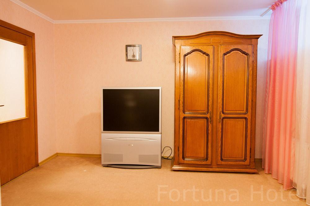 Fortuna Hotel Chisinau Exterior photo