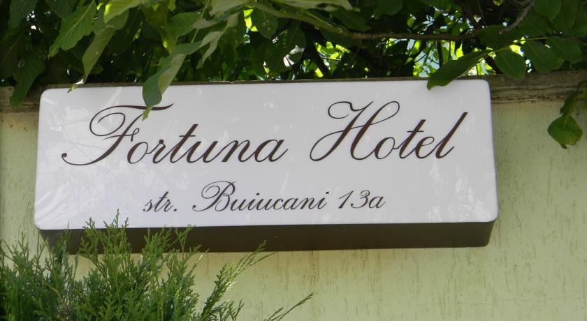 Fortuna Hotel Chisinau Exterior photo