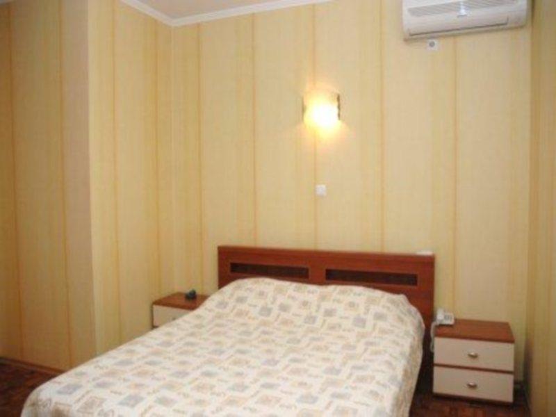Fortuna Hotel Chisinau Exterior photo